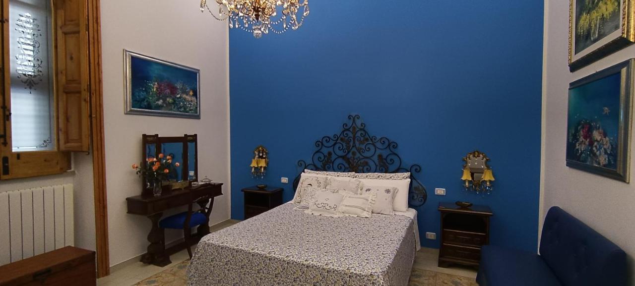 Amanda's Suite Taranto Bagian luar foto